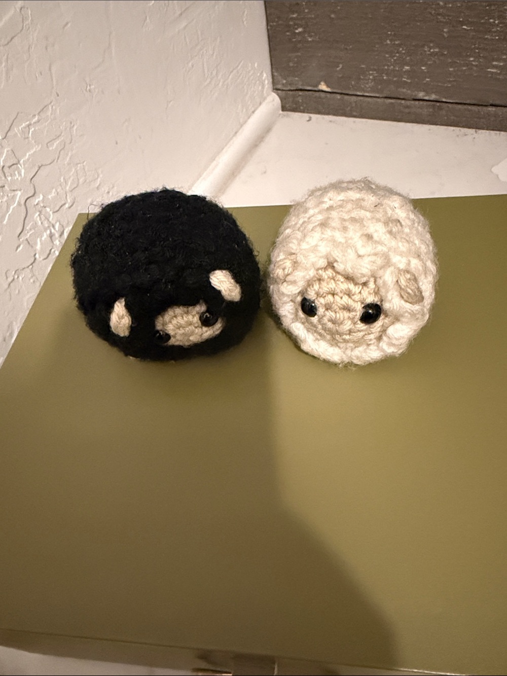 2 crochet sheep